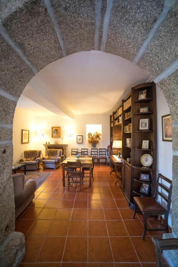 Casa Dos Assentos De Quintiaes Bed & Breakfast Barcelos Exterior photo