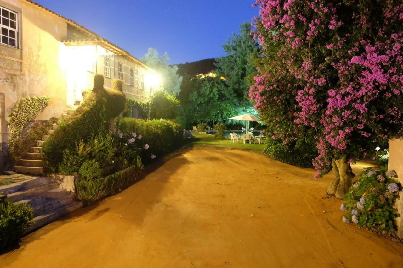 Casa Dos Assentos De Quintiaes Bed & Breakfast Barcelos Exterior photo
